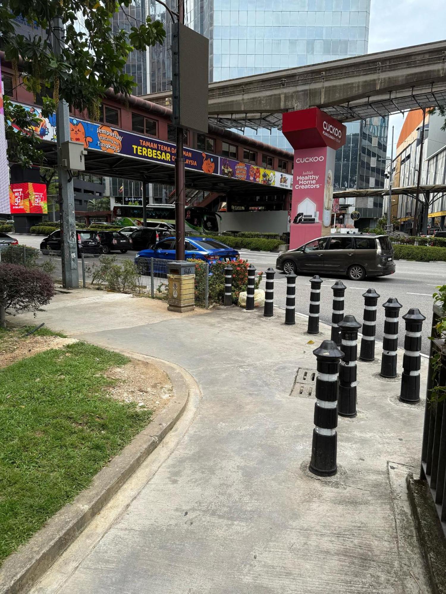 Glorious Service At Times Square Kl *
